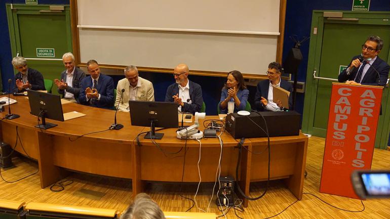 La governance di Ateneo assieme ai Direttori Zotti e Cozzi, il Presidente della Scuola di Agraria e Medicina Veterinaria e il Presidente del corso di laurea